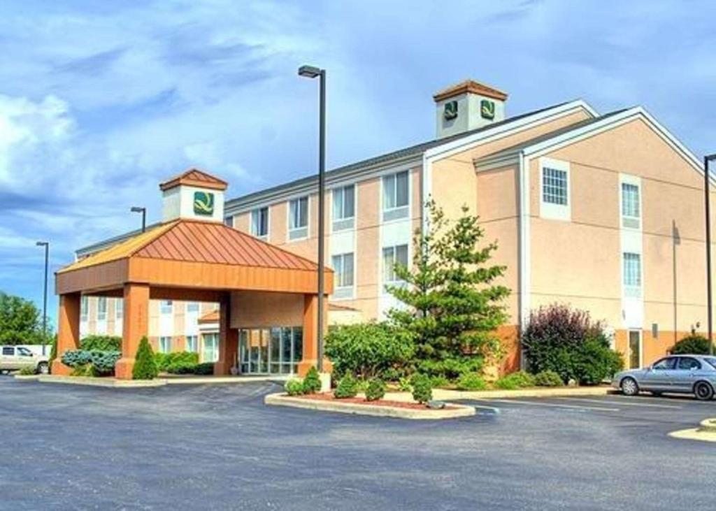 Quality Inn I-94 near Wings Stadium Main image 1